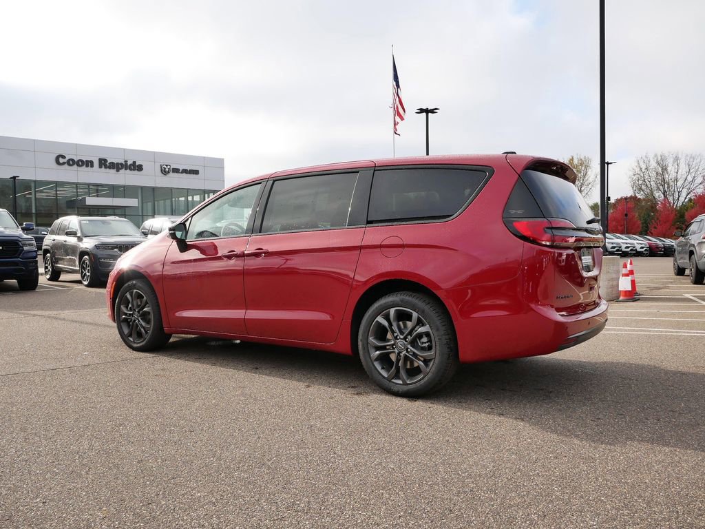 New 2026 Chrysler Pacifica Select image 44