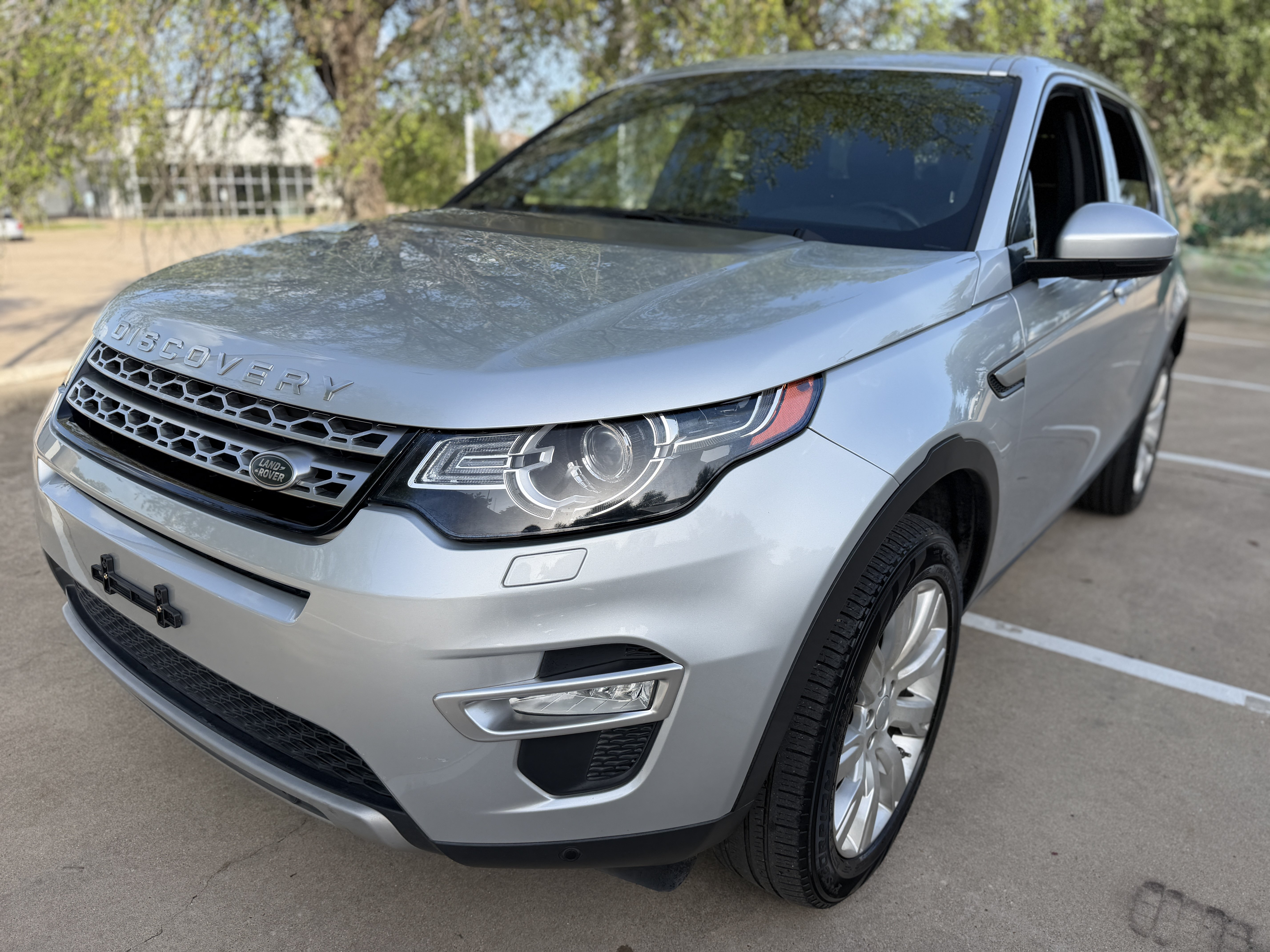 Used 2015 Land Rover Discovery Sport HSE Luxury AWD/4WD image 3