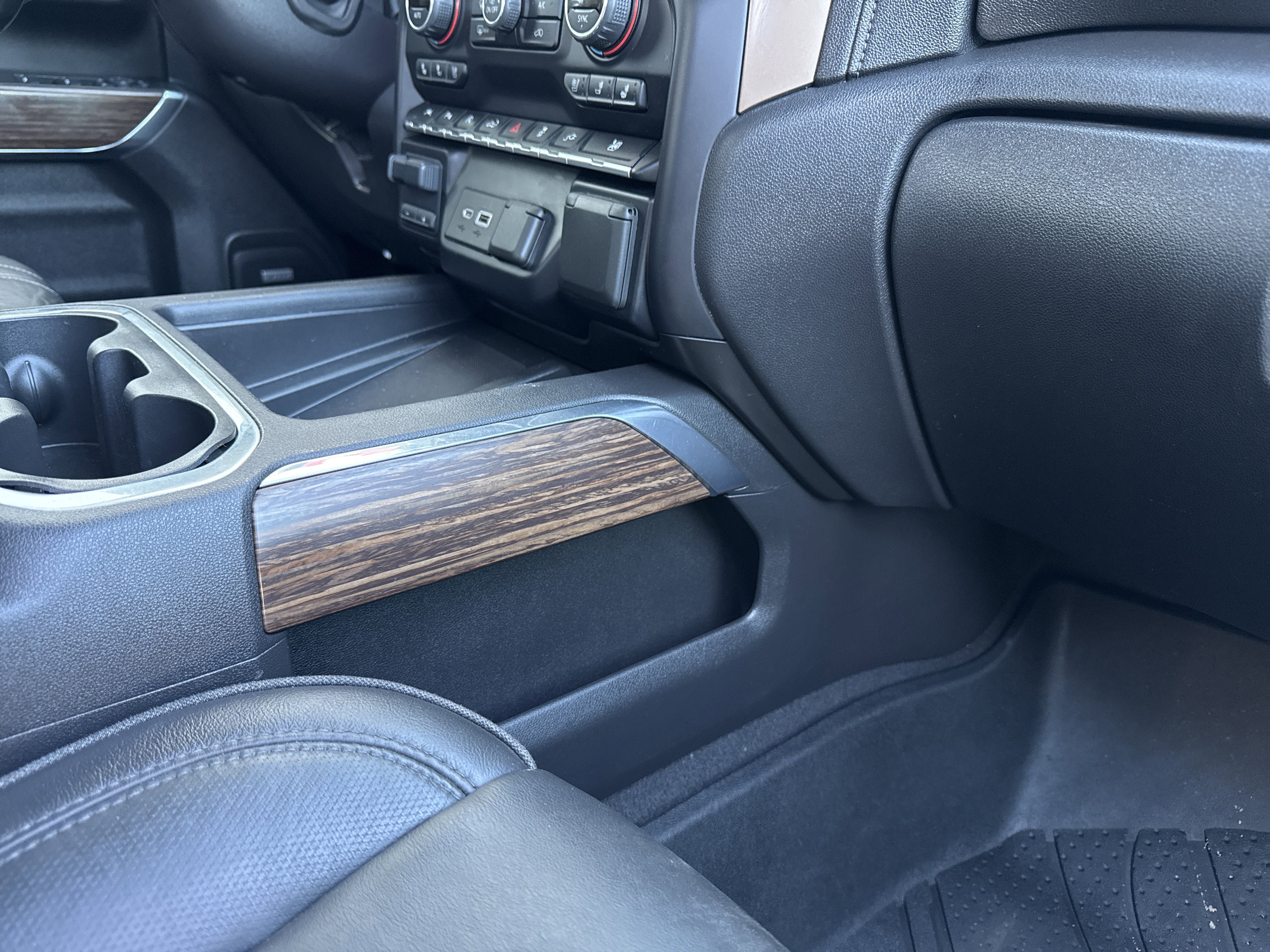 Used 2021 Chevrolet Silverado 1500 High Country w/ Technology Package image 46