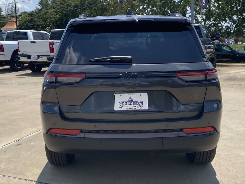 New 2026 Jeep Grand Cherokee Altitude RWD image 35