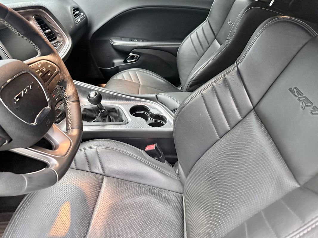 Used 2015 Dodge Challenger SRT Hellcat image 10