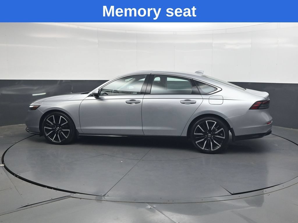 Used 2025 Honda Accord Touring image 7