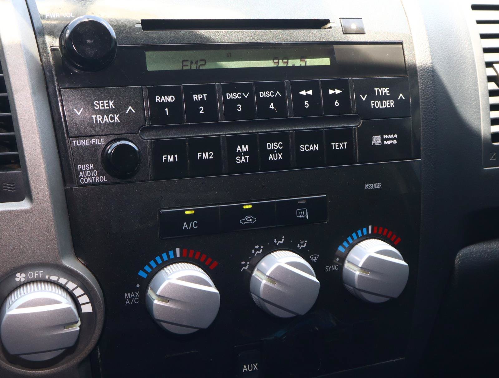 Used 2010 Toyota Tundra 4x4 Double Cab image 22