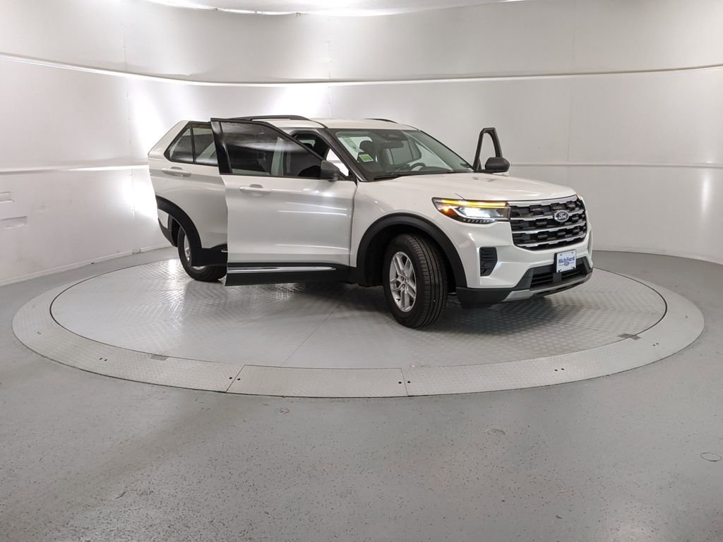 New 2025 Ford Explorer Active image 7