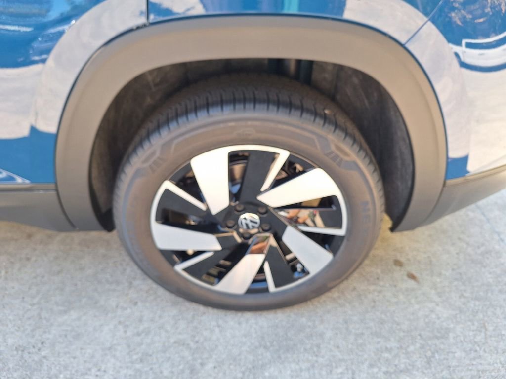 New 2026 Volkswagen Atlas Cross Sport SE image 25