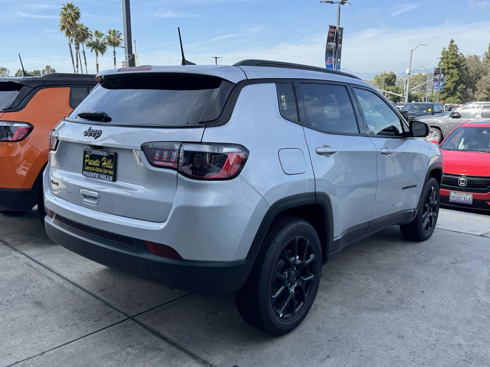 New 2026 Jeep Compass Latitude image 5