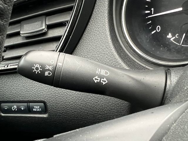 Used 2020 Nissan Rogue SV image 19