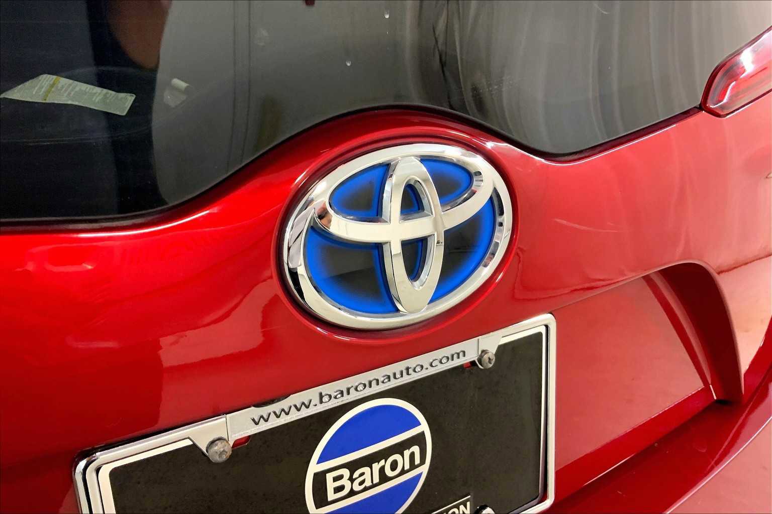 Used 2017 Toyota Prius Prime Advanced image 9