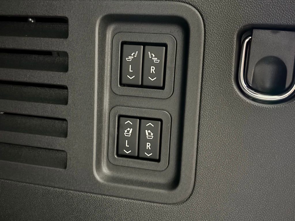 New 2026 GMC Acadia Denali w/ Super Cruise Package image 13