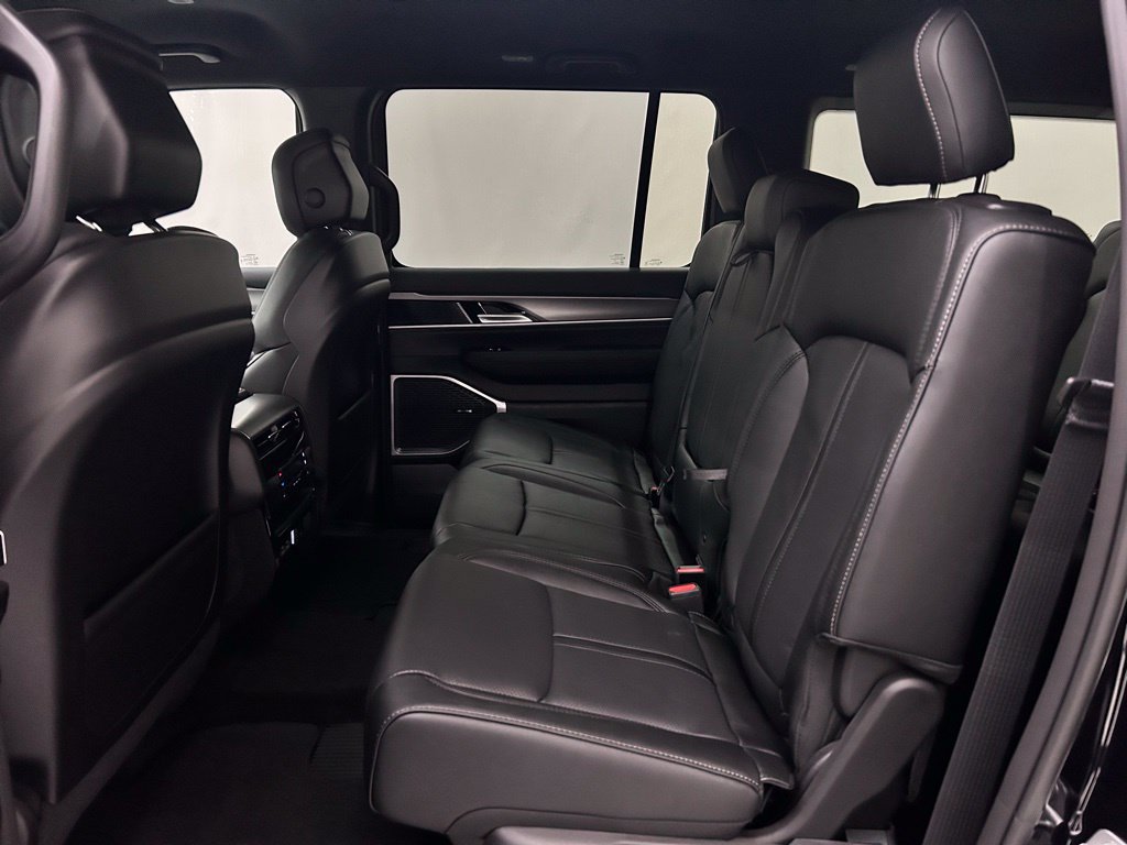 New 2026 Jeep Grand Wagoneer Limited w/ 8-Passenger Seating Package AWD/4WD image 14