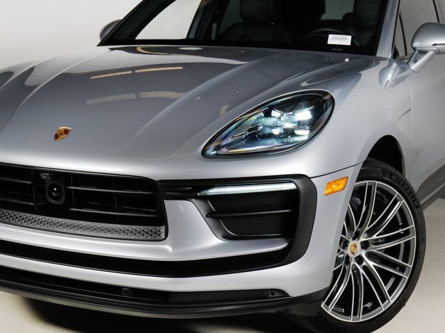 Certified 2026 Porsche Macan AWD/4WD image 32