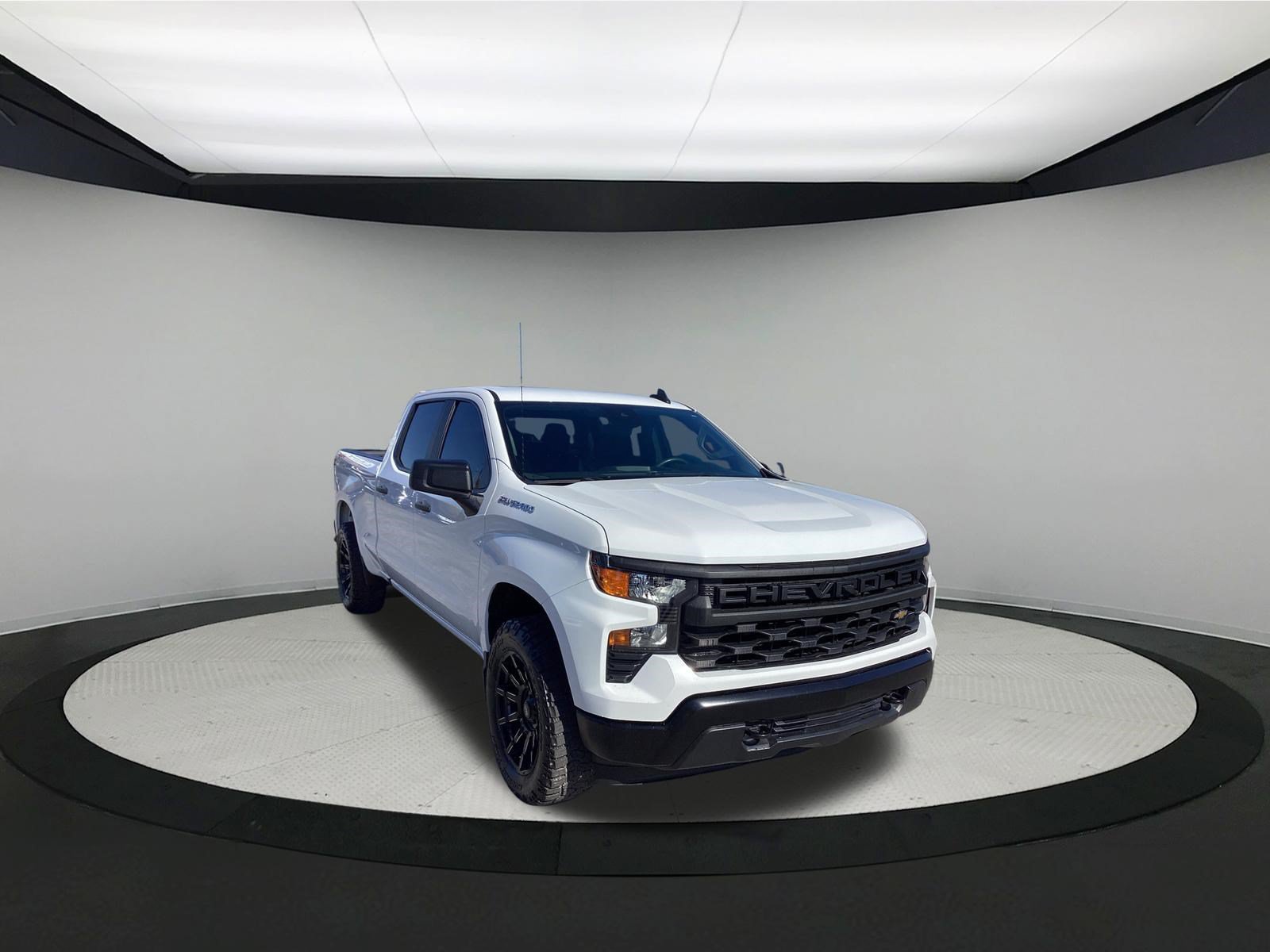 Used 2024 Chevrolet Silverado 1500 W/T AWD/4WD image 2