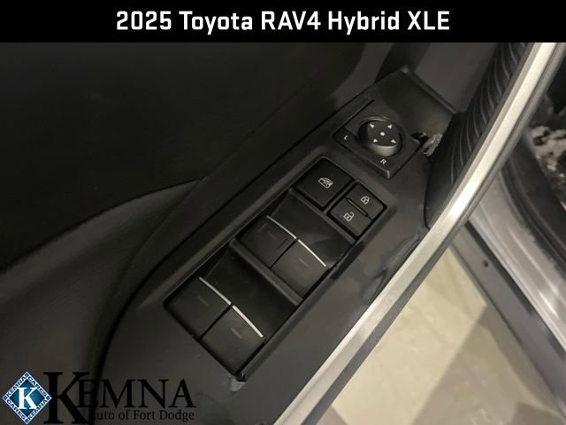 Used 2025 Toyota RAV4 XLE image 12