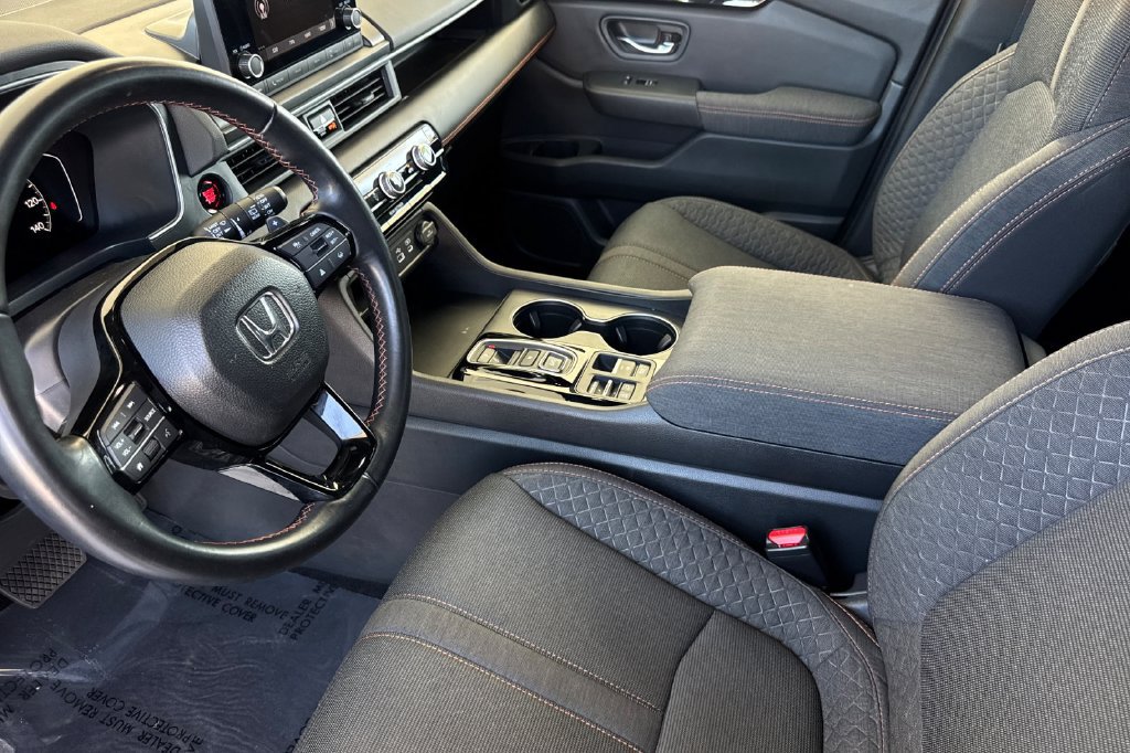 Certified 2024 Honda Pilot Sport image 3