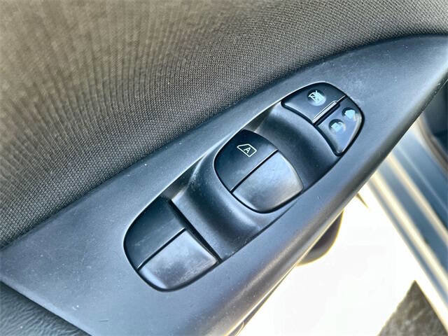 Used 2017 Nissan Sentra S image 20