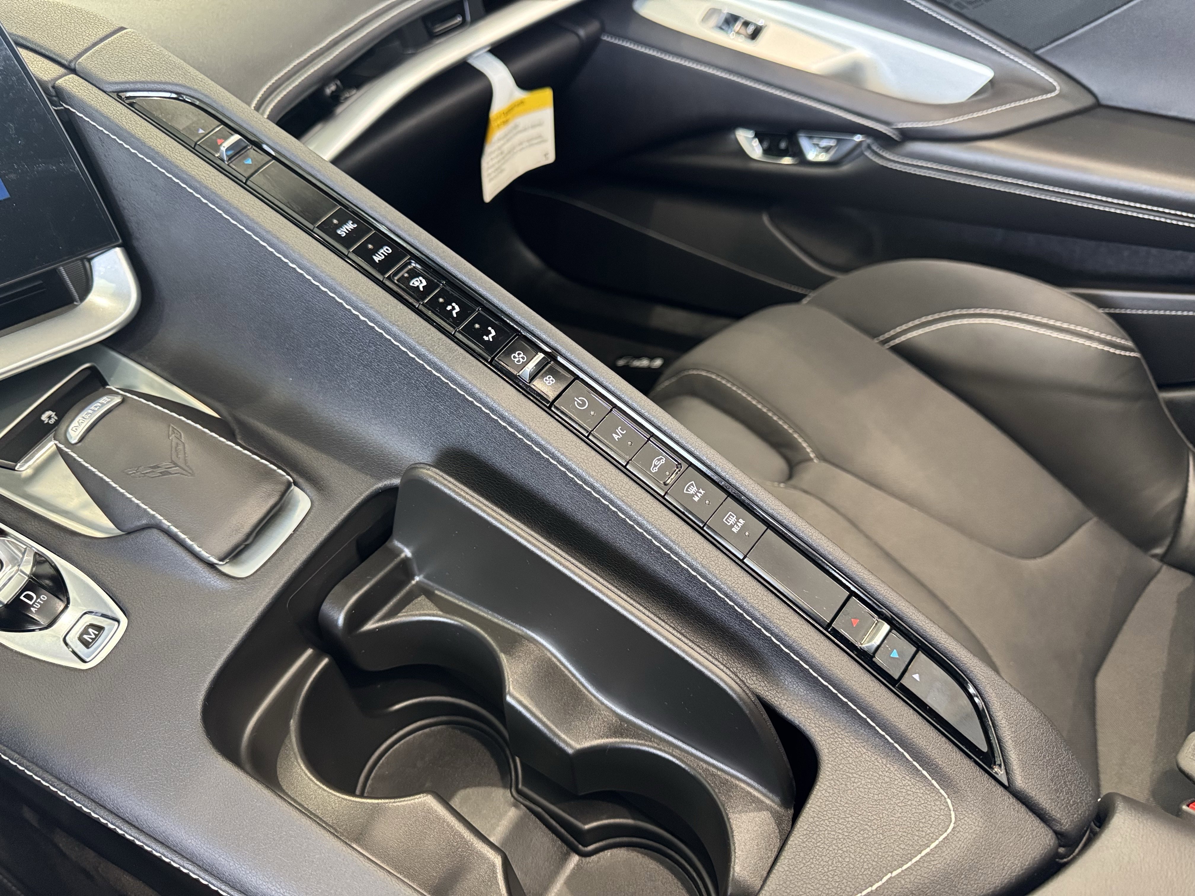 Used 2024 Chevrolet Corvette Stingray Convertible w/ Z51 Performance Package image 26