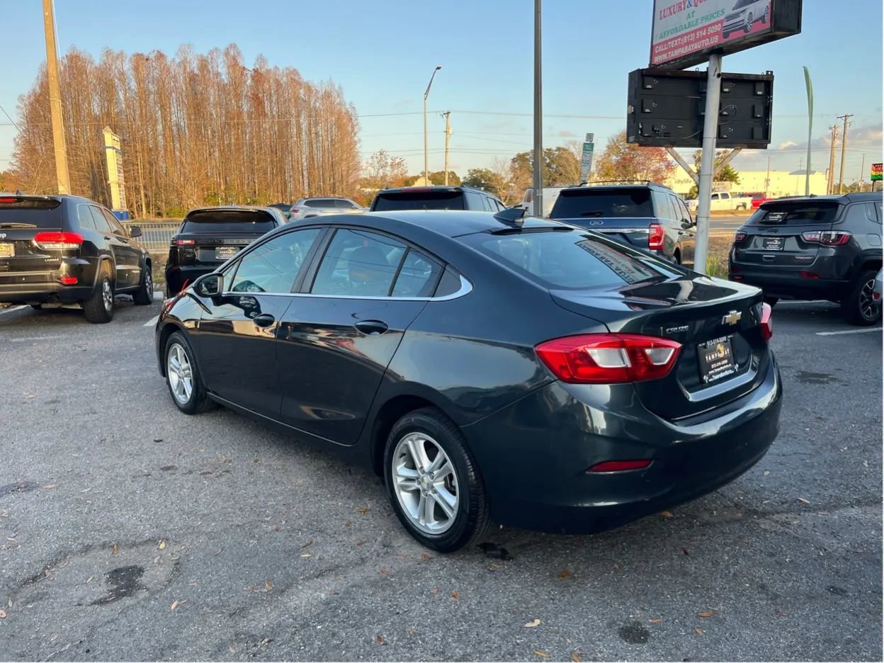 Used 2017 Chevrolet Cruze LT image 7