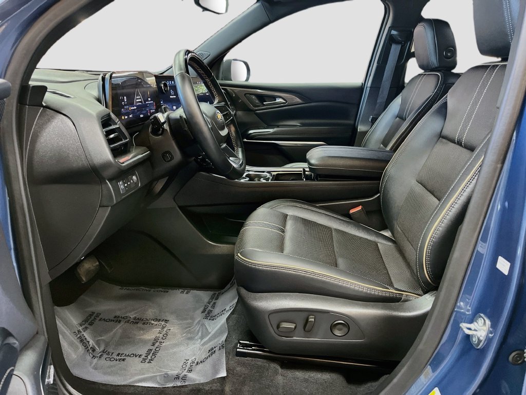 Used 2025 Chevrolet Traverse High Country AWD/4WD image 22