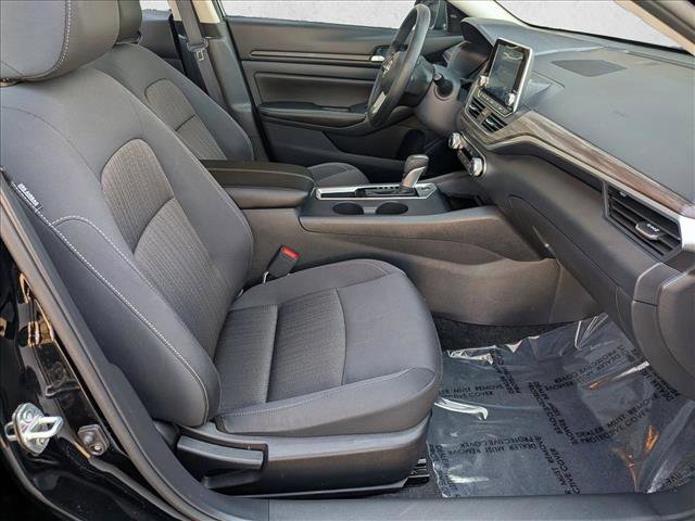 Used 2025 Nissan Altima 2.5 SV FWD image 19