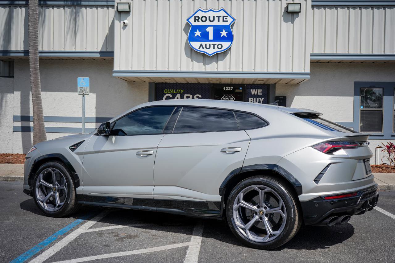 Used 2019 Lamborghini Urus image 3