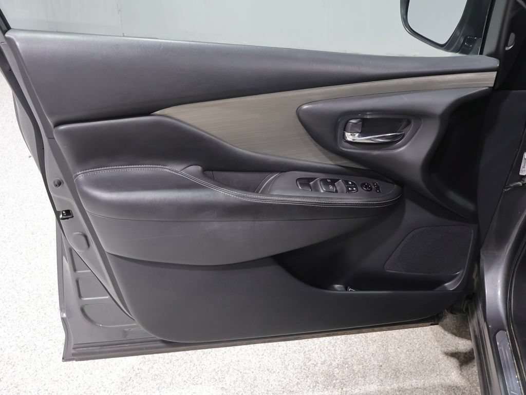 Used 2018 Nissan Murano SV AWD/4WD image 13