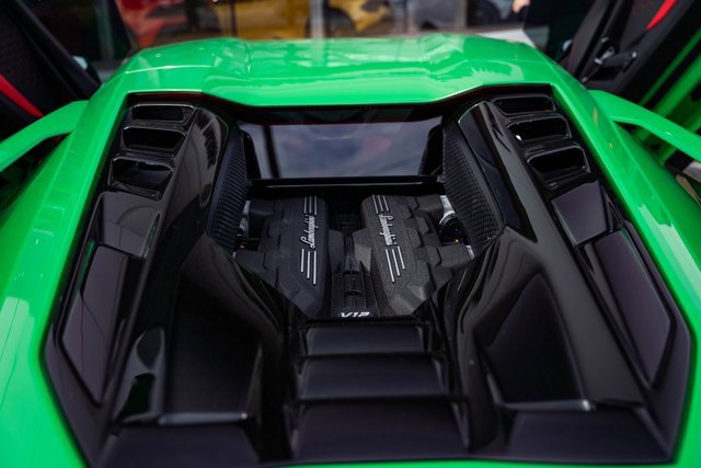 Used 2024 Lamborghini Revuelto image 29