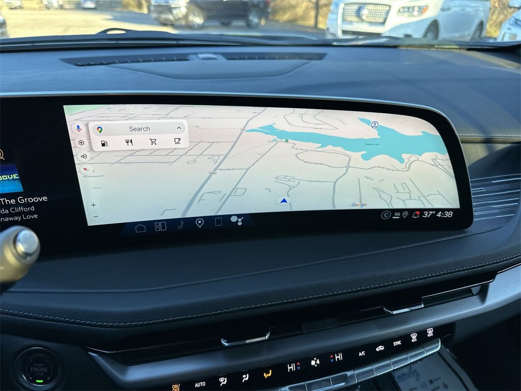 Used 2025 Cadillac XT4 Premium Luxury image 18