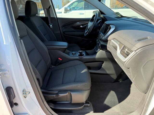 Used 2023 GMC Terrain SLE w/ Driver Convenience Package image 22
