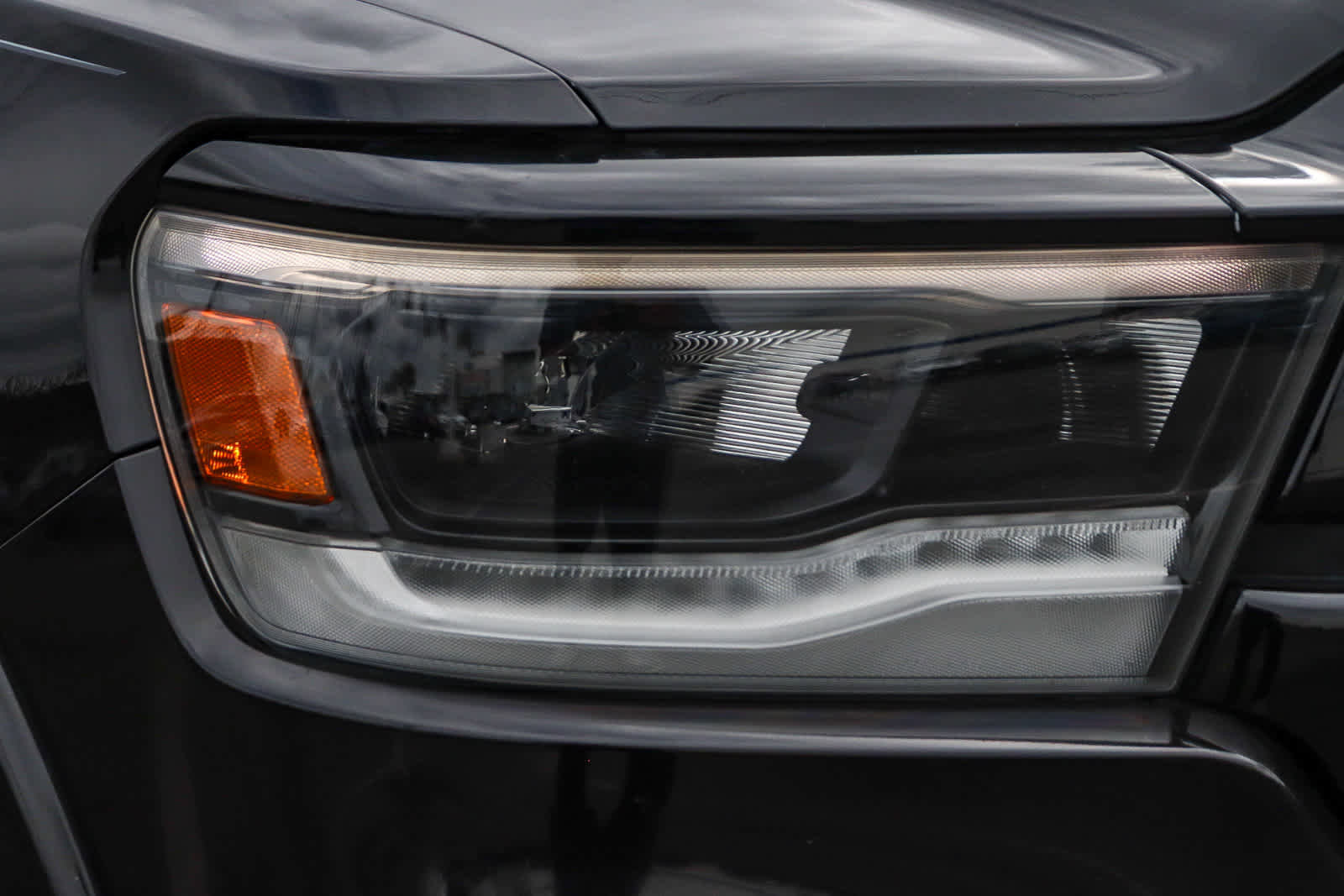 Used 2019 RAM 1500 Laramie RWD image 4