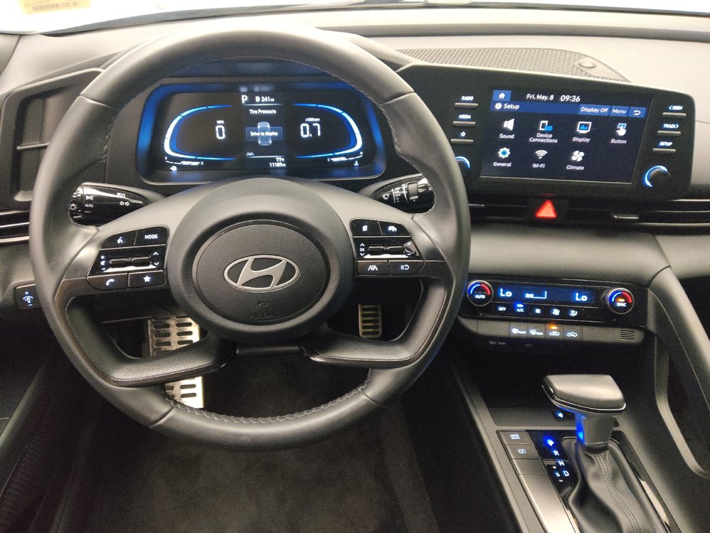 Used 2025 Hyundai Elantra Sport FWD image 22