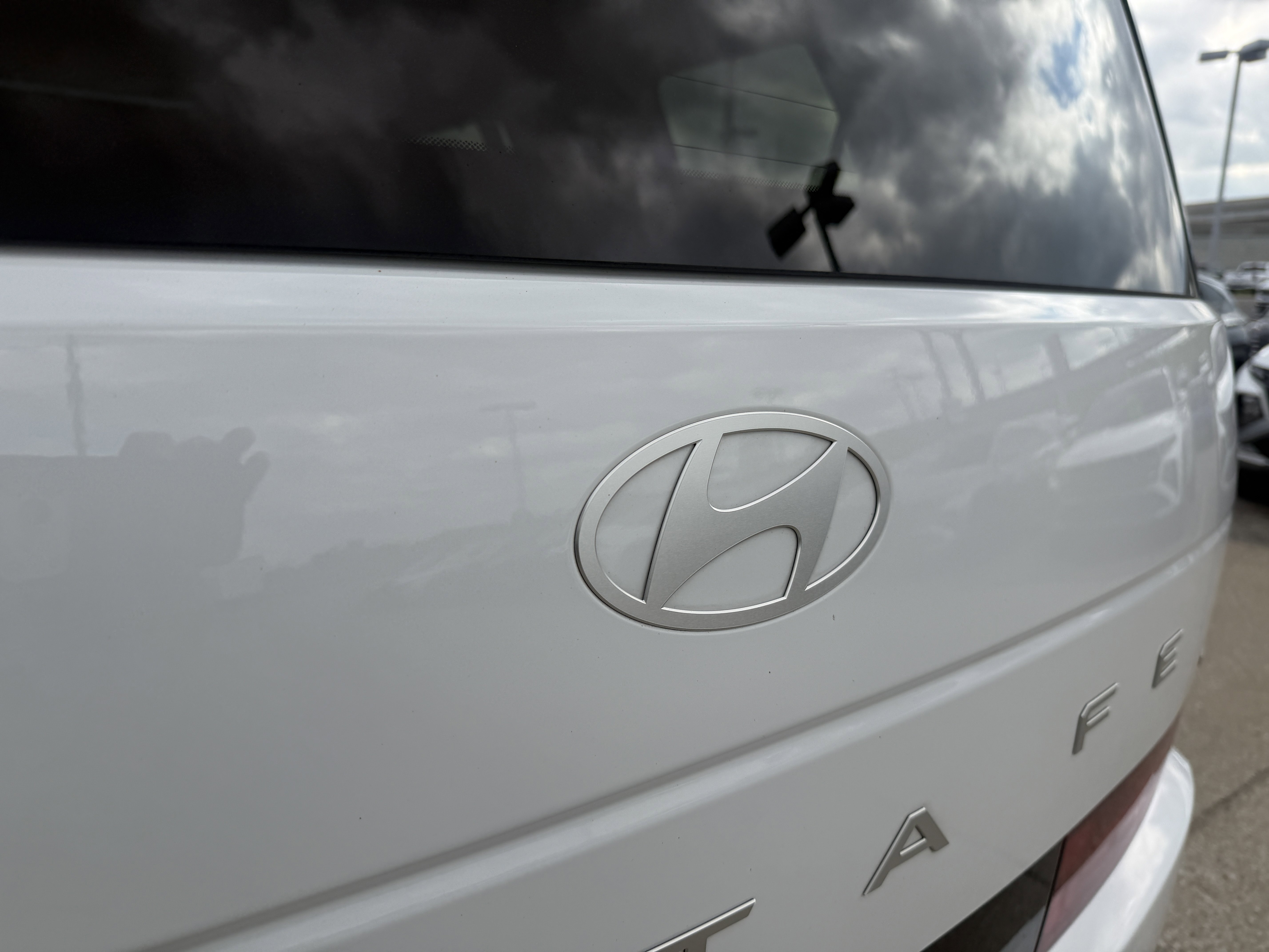 Used 2025 Hyundai Santa Fe Limited AWD/4WD image 8