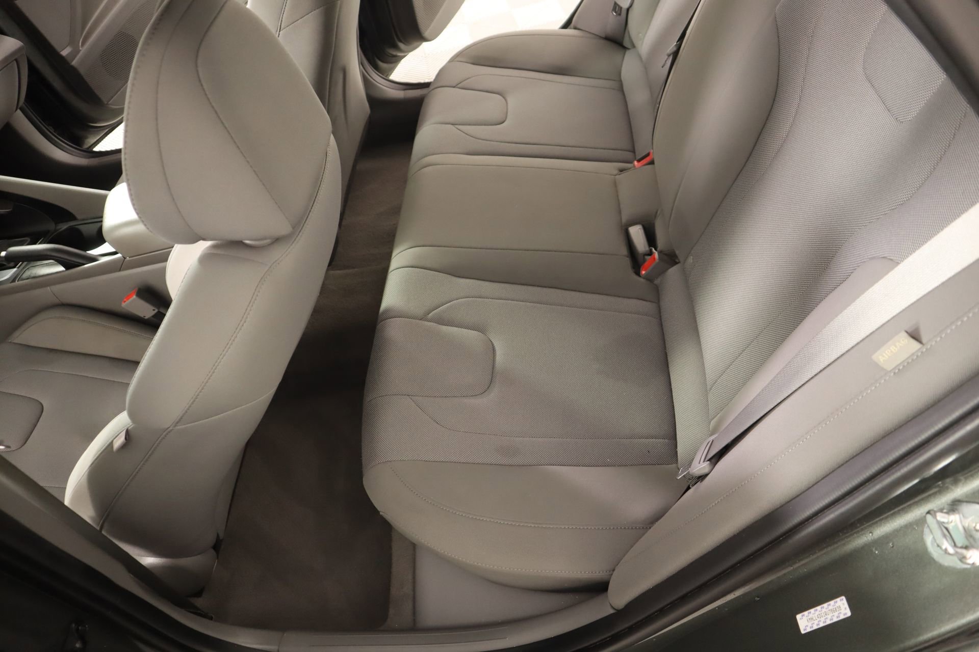 Used 2024 Hyundai Elantra SE FWD image 11