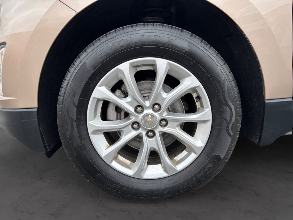Used 2019 Chevrolet Equinox LS w/ LS Convenience Package AWD/4WD image 9