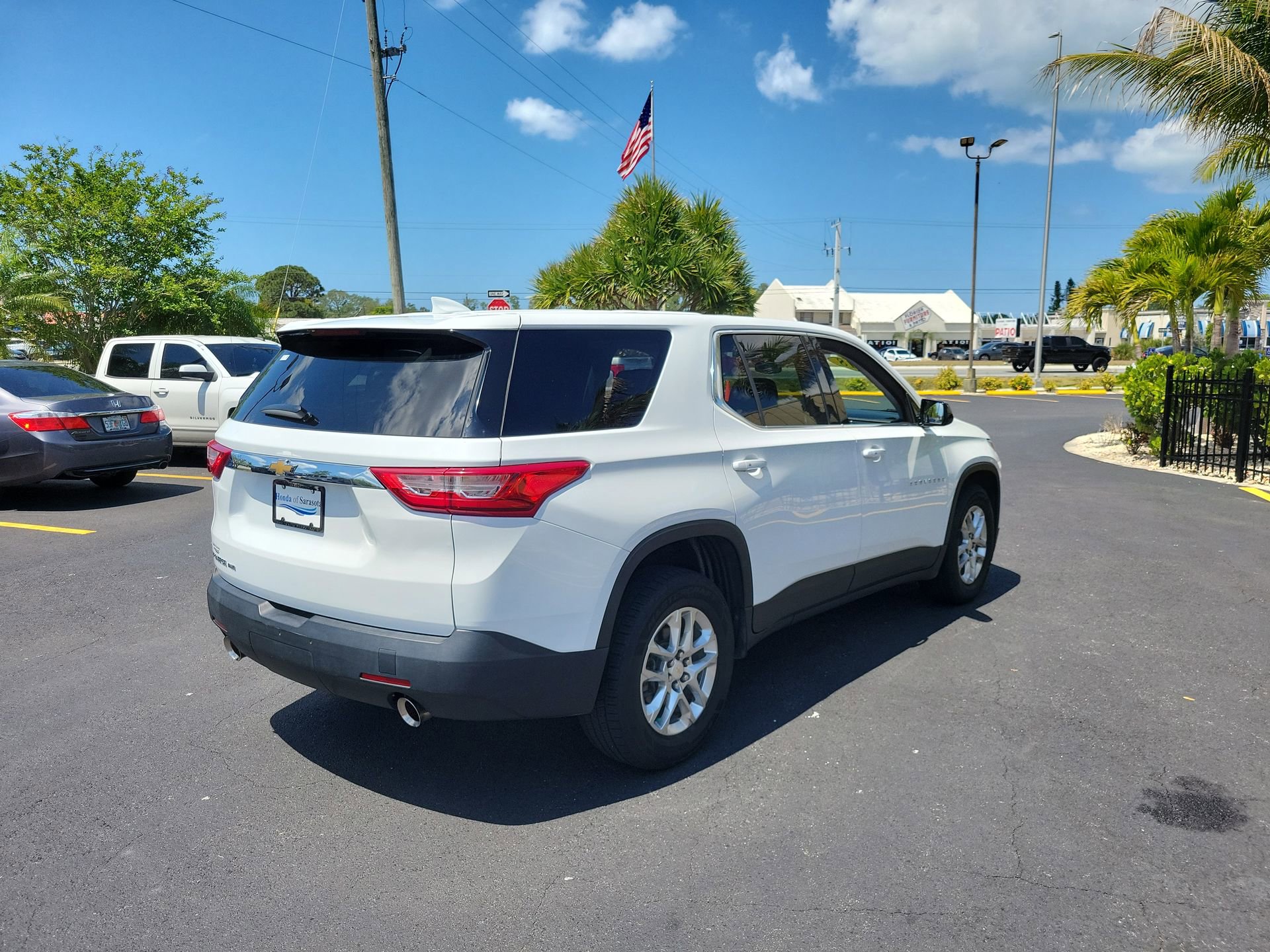 Used 2018 Chevrolet Traverse LS w/ LPO, Cargo Package AWD/4WD image 5