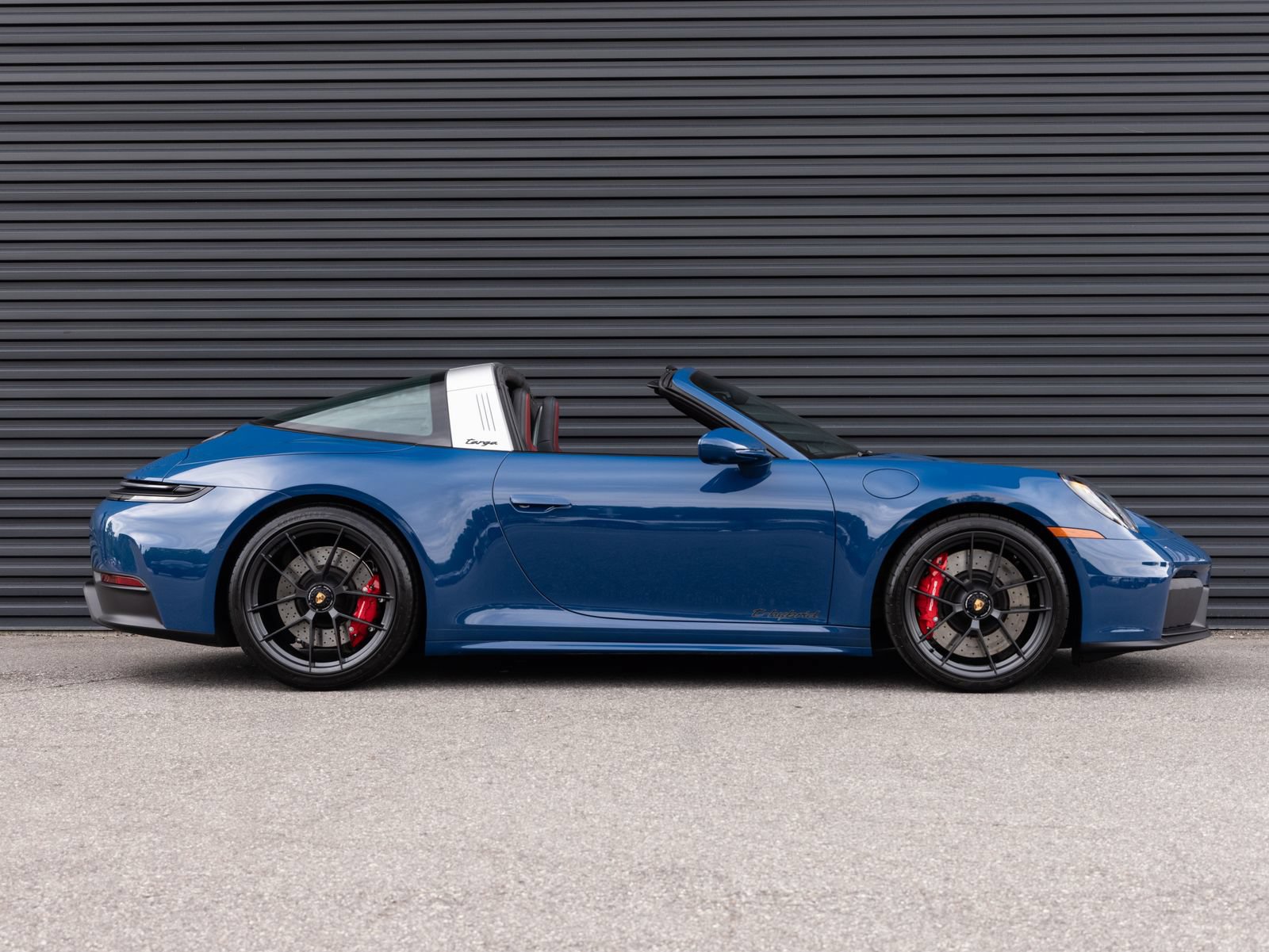 Certified 2025 Porsche 911 Targa 4 GTS AWD/4WD image 9