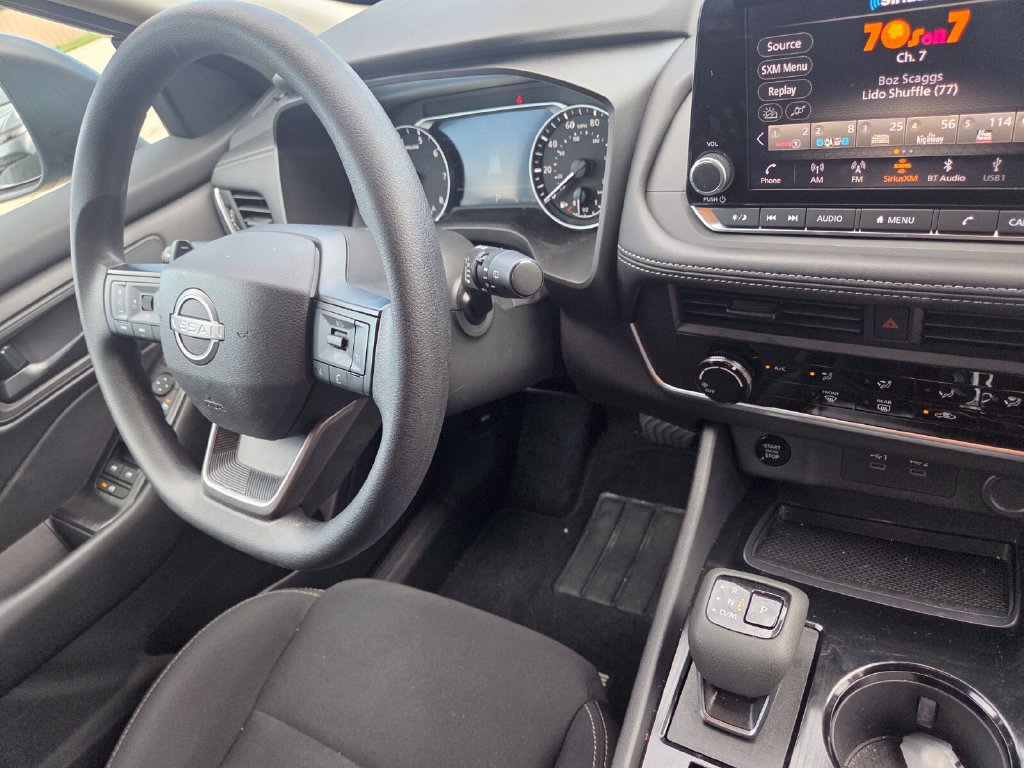 Used 2026 Nissan Rogue S FWD image 31