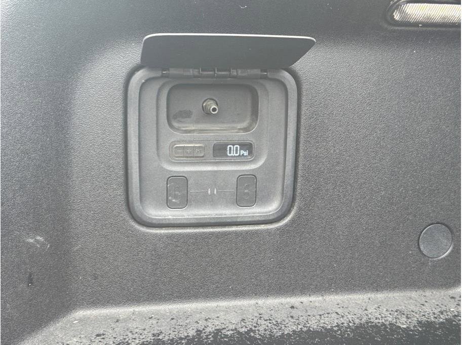 Used 2022 Rivian R1T Adventure image 27