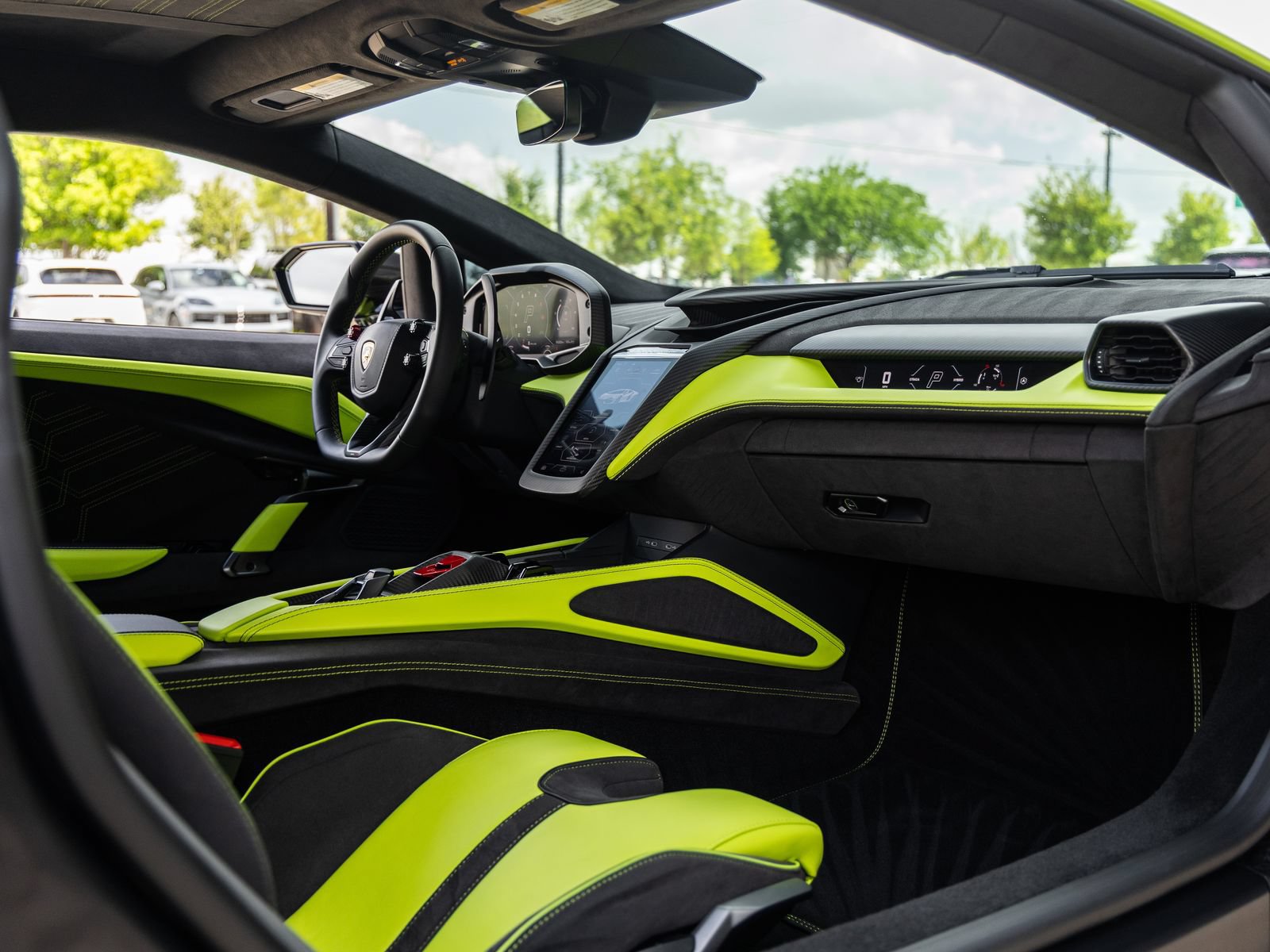Used 2025 Lamborghini Revuelto AWD/4WD image 57