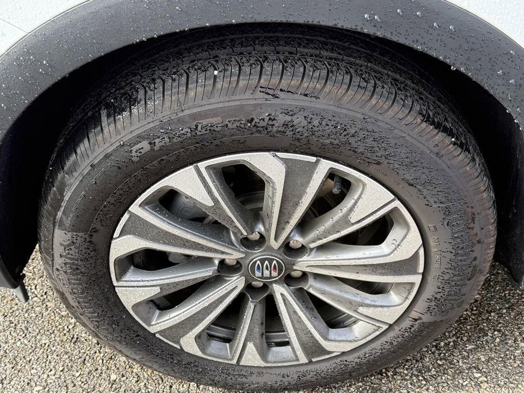 Used 2025 Buick Envision Preferred image 11