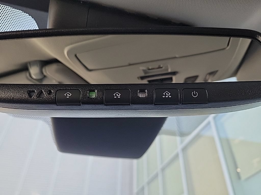 Used 2025 Toyota Sienna XLE FWD image 36