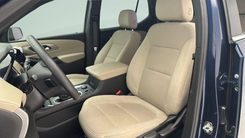Used 2023 Chevrolet Traverse LS w/ Safety Package AWD/4WD image 14