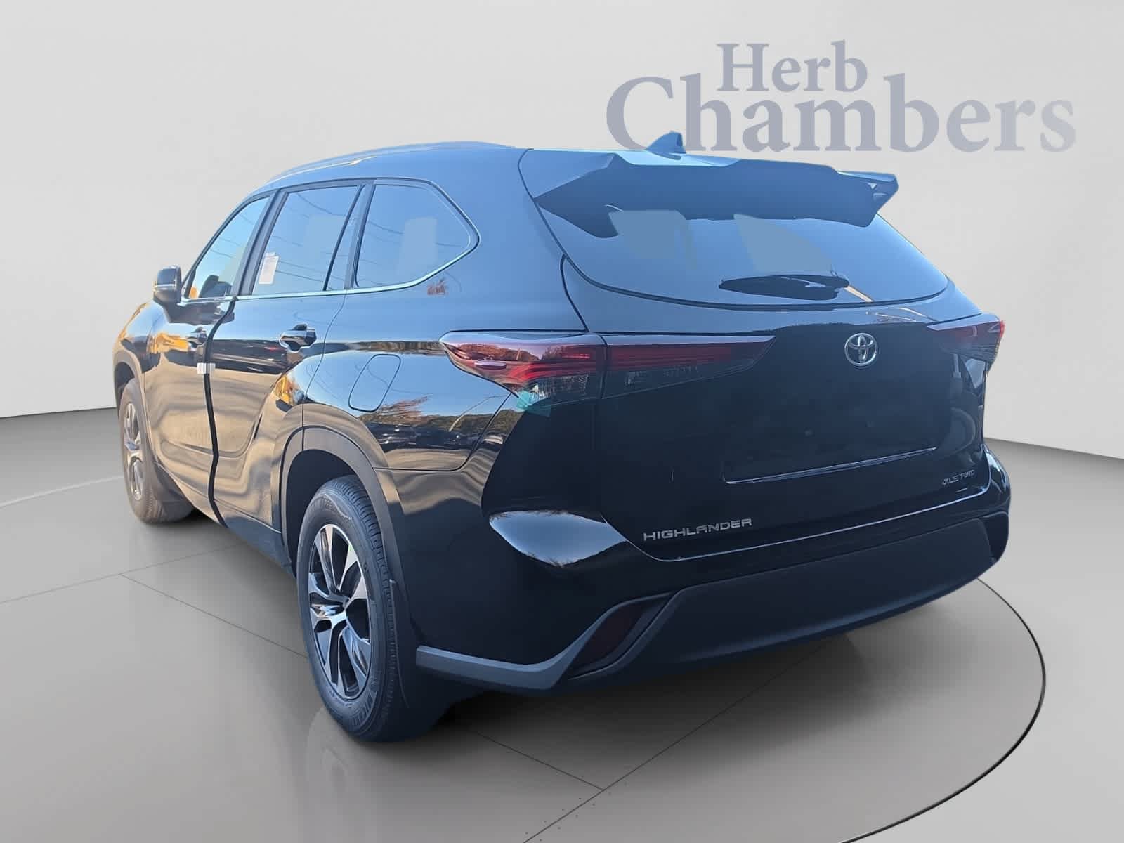 New 2026 Toyota Highlander XLE AWD/4WD image 3