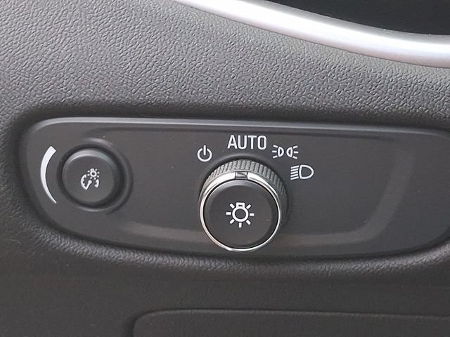 Used 2025 Chevrolet Malibu LT FWD image 23