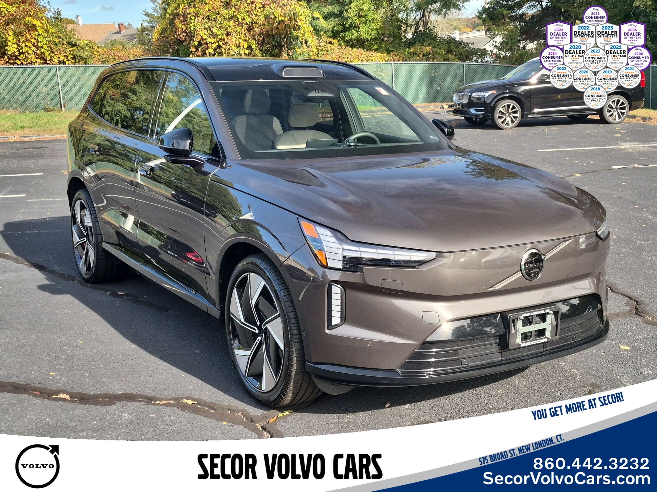 Used 2025 Volvo EX90 Ultra w/ Protection Package Premier AWD/4WD image 3