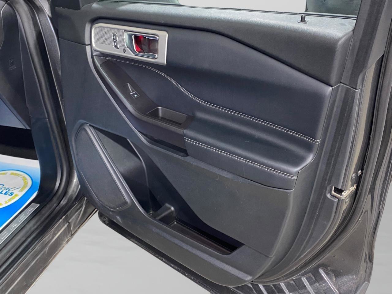 Used 2020 Ford Explorer Limited w/ Class III Trailer Tow Package image 28