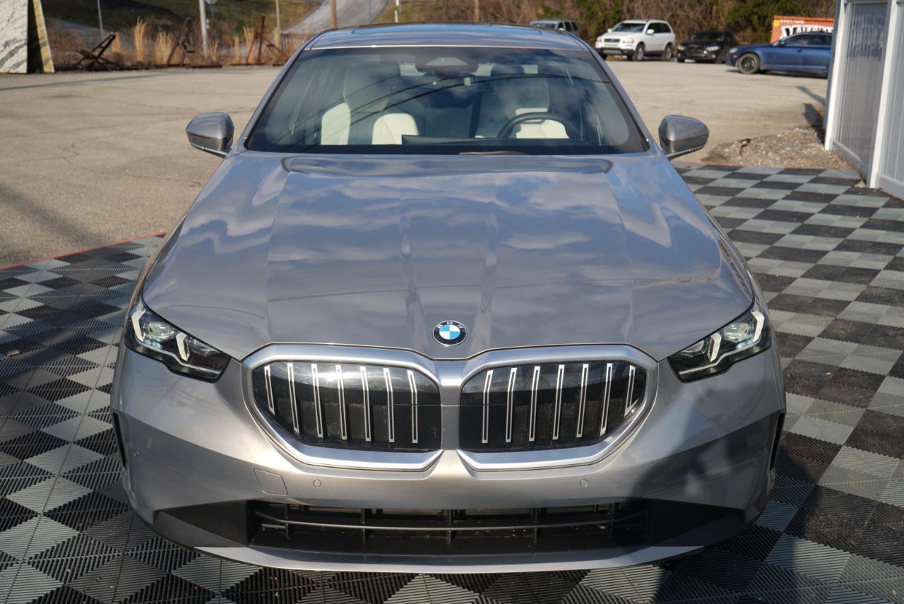 Used 2024 BMW 530i xDrive 530i xDrive Sedan w/ Convenience Package image 14