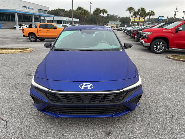 Used 2025 Hyundai Elantra Sport FWD image 2