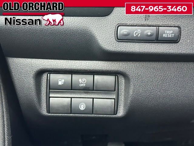Used 2025 Nissan Leaf S image 18