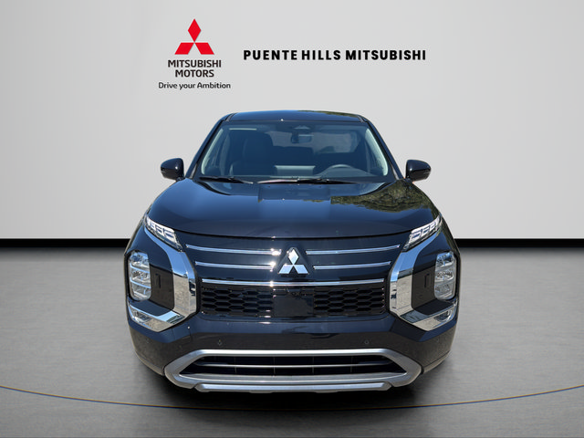New 2026 Mitsubishi Outlander SE AWD/4WD image 2