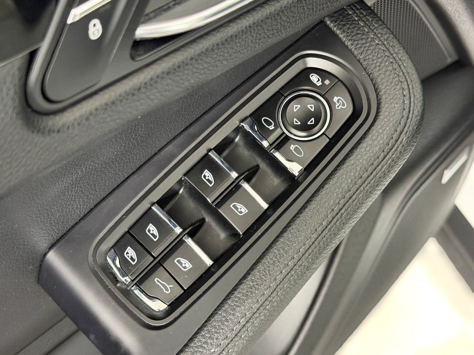 Used 2018 Porsche Macan S AWD/4WD image 22